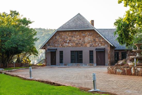 Blyde Canyon, A Forever Resort: 12-Sleeper Guesthouse. 6 Bedrooms (5 queen beds & 1 bunk bed) 